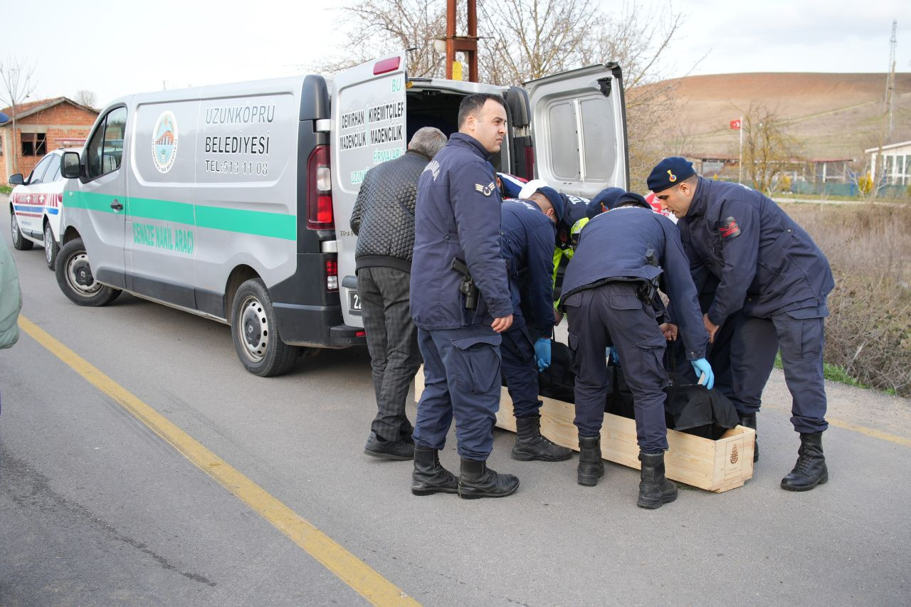 Edirne’de Feci Kaza! Traktörün Altında Kalan Çiftçi Hayatını Kaybetti - Sayfa 4