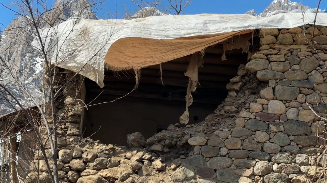 Irak'taki Deprem Yüksekova'da Hasara Neden Oldu