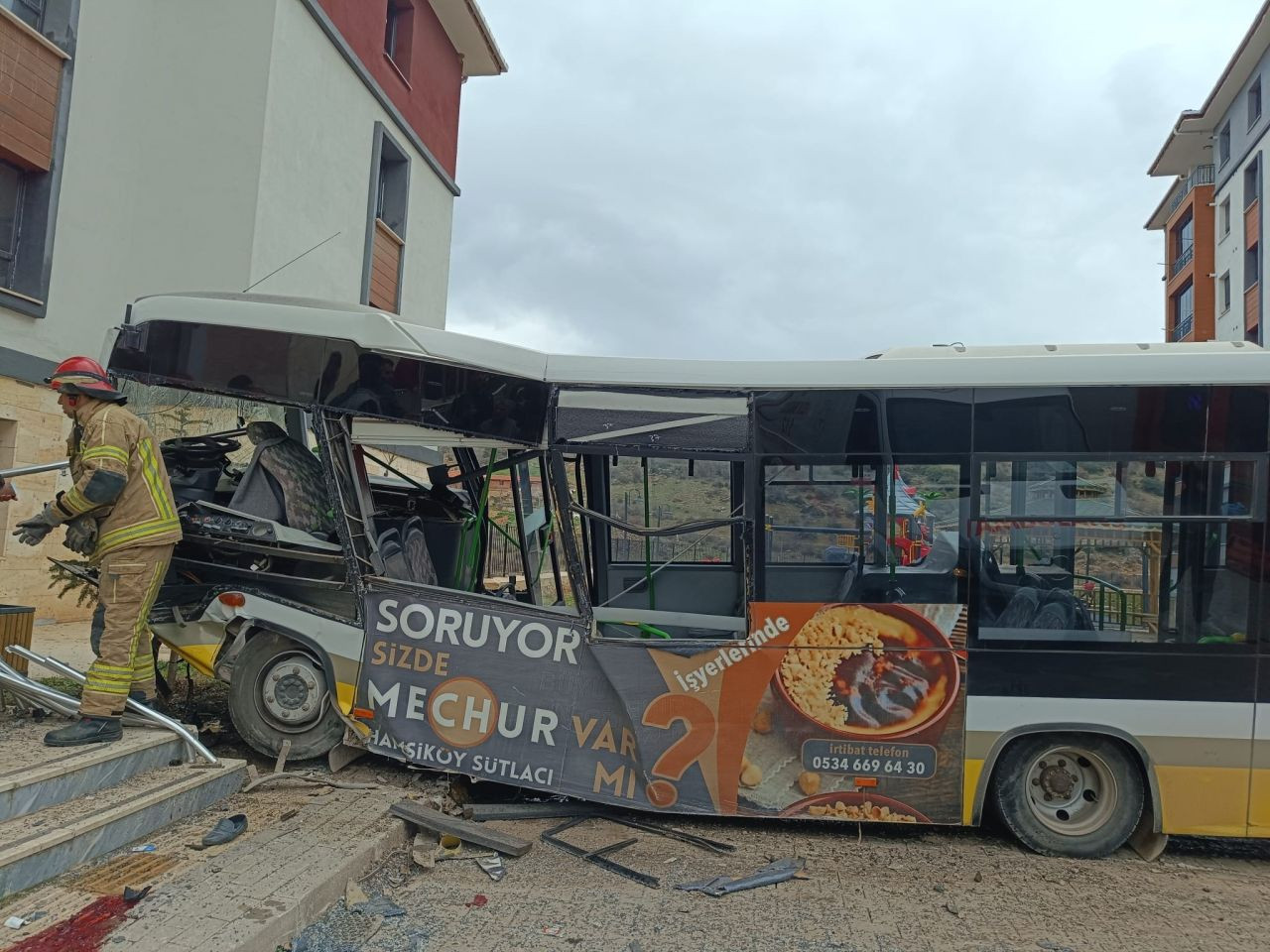 Bursa'da Özel Halk Otobüsü 10 Metrelik İstinat Duvarından Uçtu - Sayfa 3