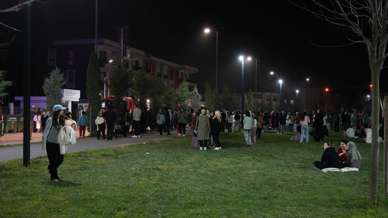 Sakarya’da Kız Yurdunda Yangın Paniği! - Sayfa 9