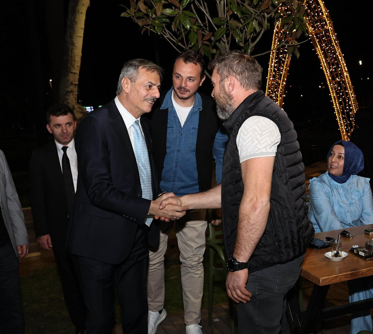 Başkan Alemdar ve Başkan Işıksu, İftar Sonrası Vatandaşlarla Kucaklaştı: Birlik ve Beraberlik Vurgusu! - Sayfa 4