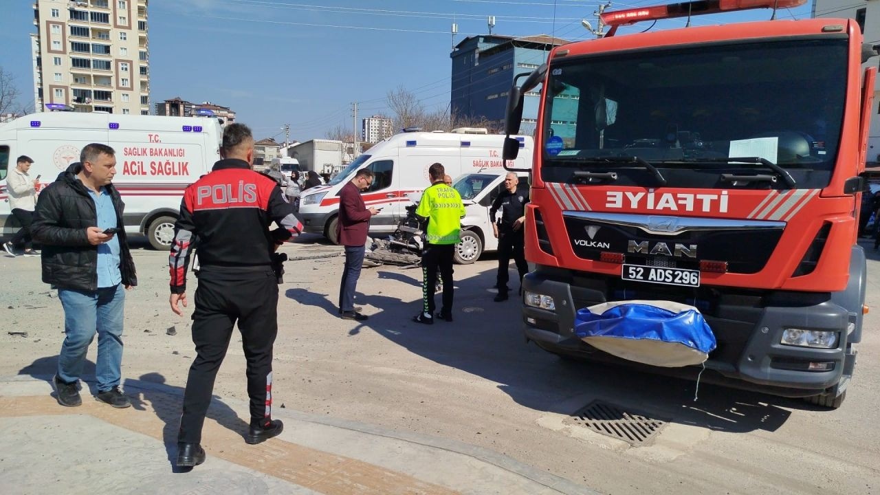 Öğrenci Servisi İle Hafif Ticari Araç Çarpıştı: 10 Yaralı - Sayfa 3