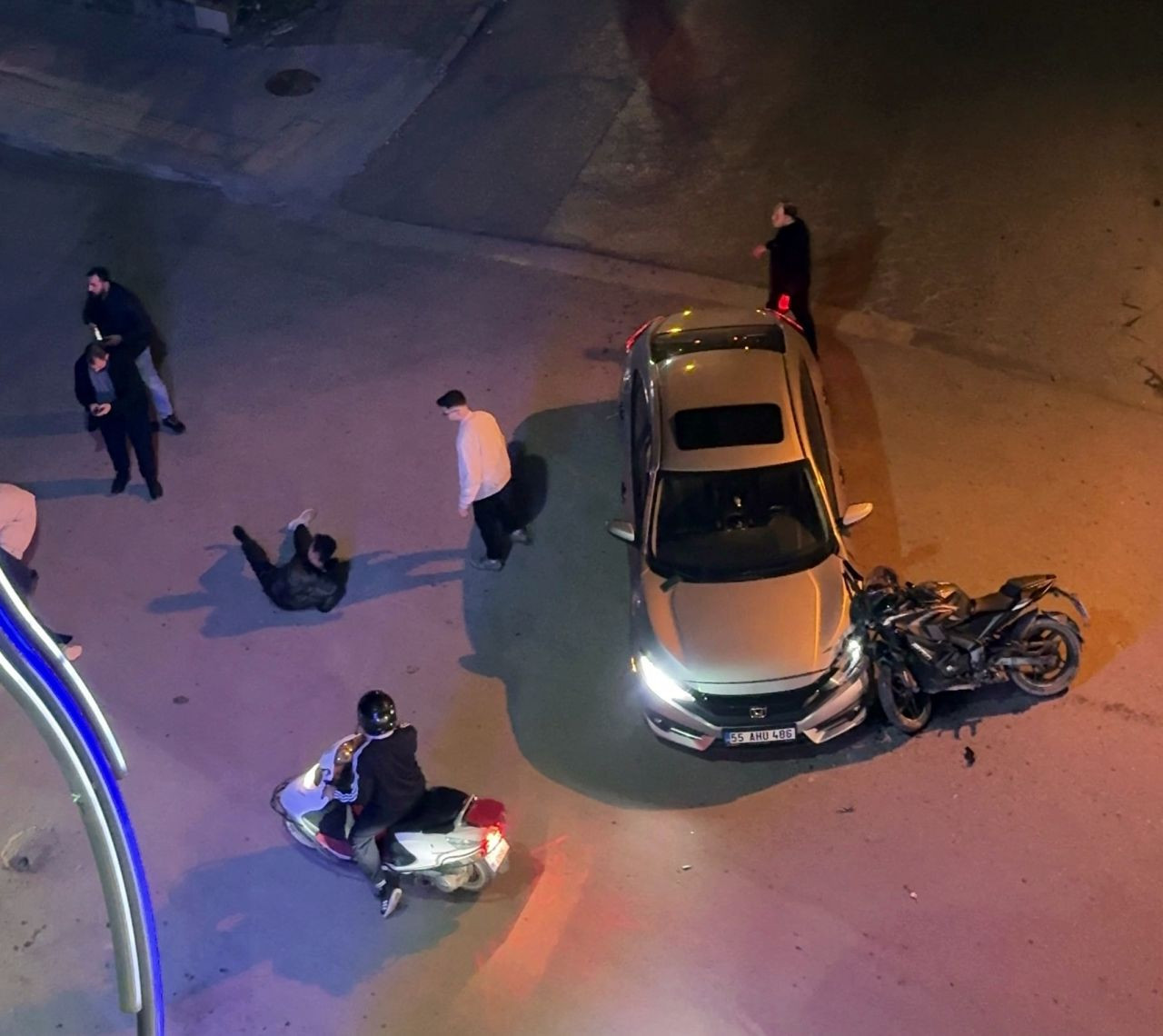 Sakarya’da Otomobile Çarpan Motosikletteki 2 Kişi Yaralandı - Sayfa 5