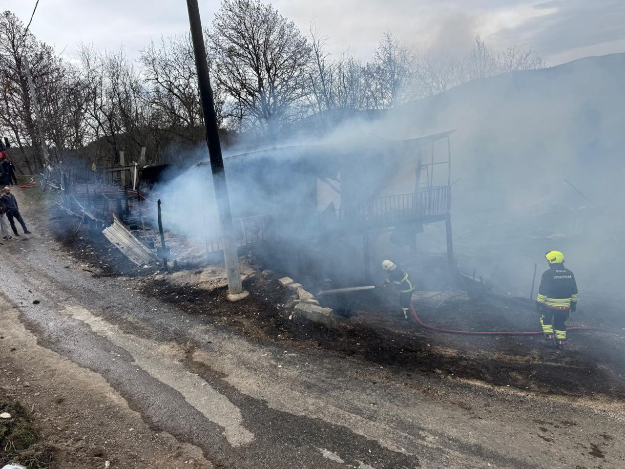 Bolu'da 2 Ev, Samanlık Ve Traktör Alevlere Teslim Oldu - Sayfa 3