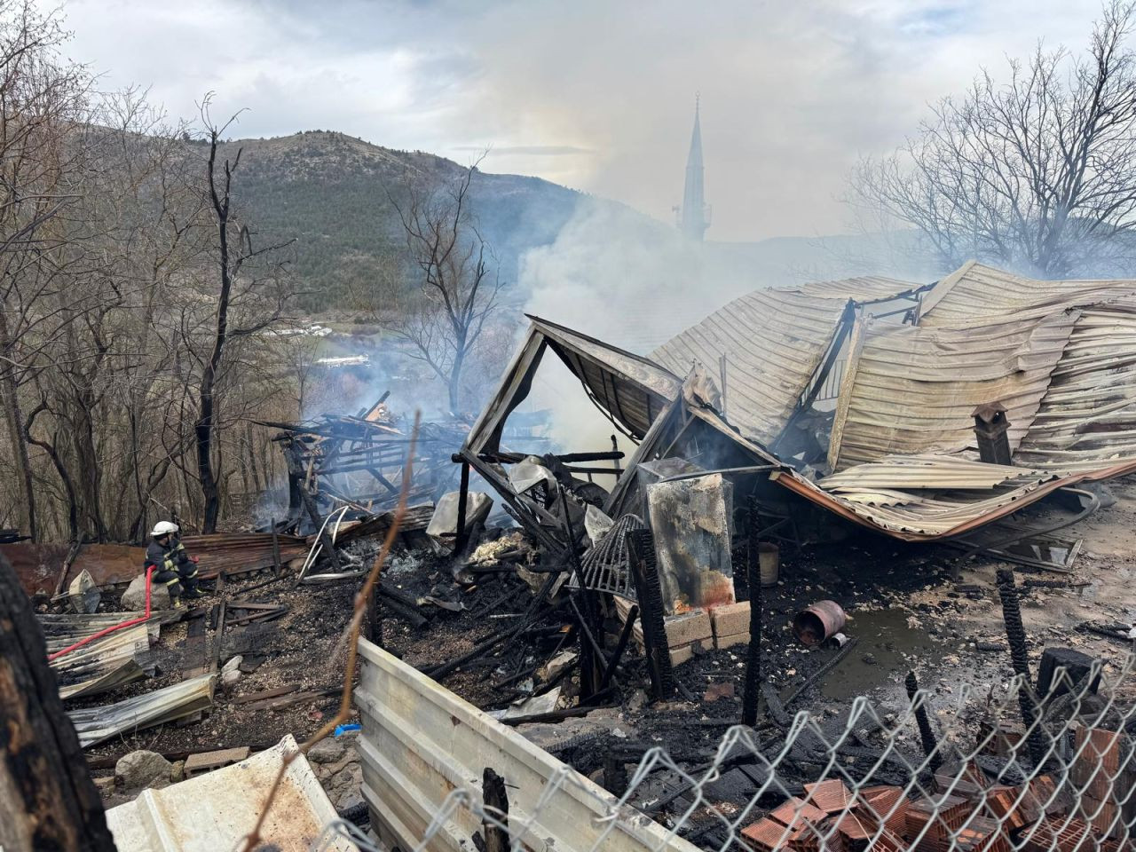 Bolu'da 2 Ev, Samanlık Ve Traktör Alevlere Teslim Oldu - Sayfa 4