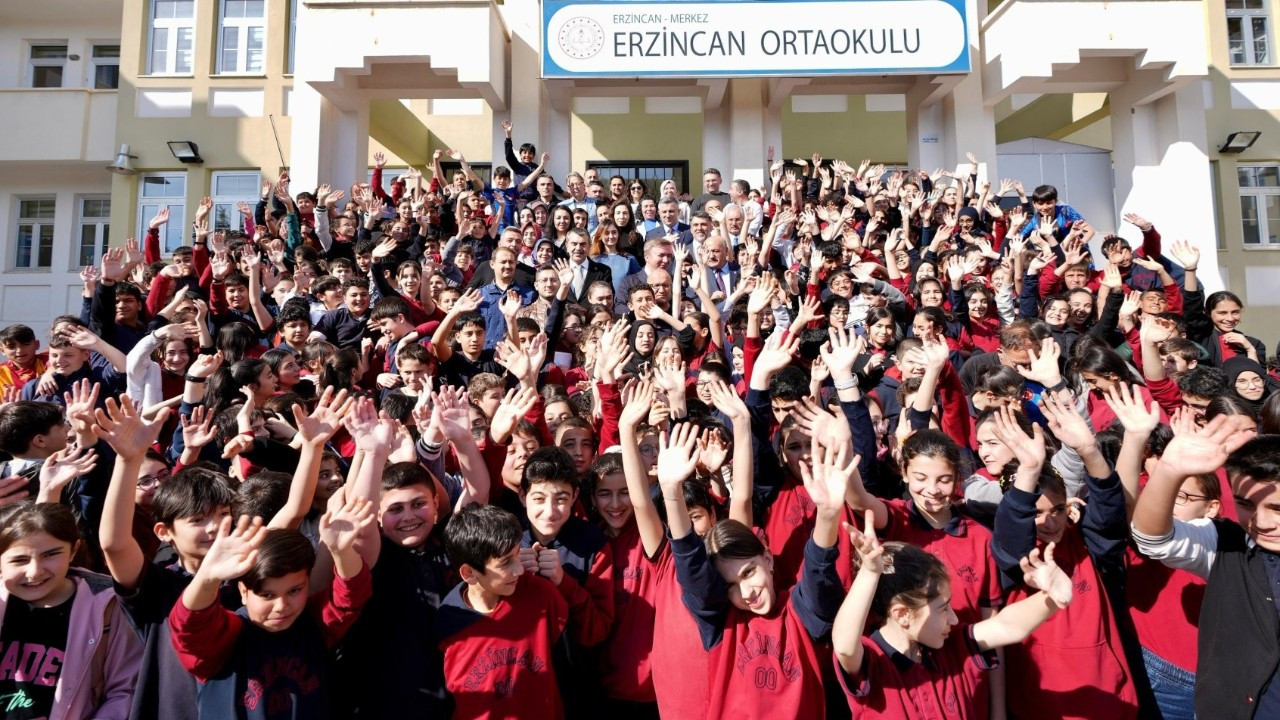 Milli Eğitim Bakanı Yusuf Tekin Erzincan’da! Eğitim ve İftar Programına Katıldı