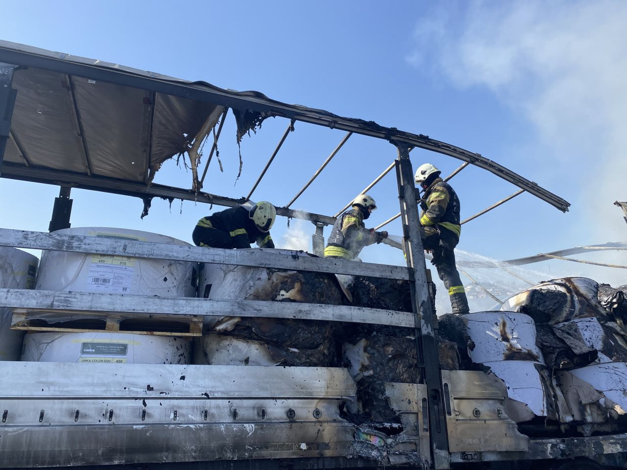 TEM'de Lastiği Patlayan Tır Alevlere Teslim Oldu: Trafik Kilitlendi - Sayfa 3
