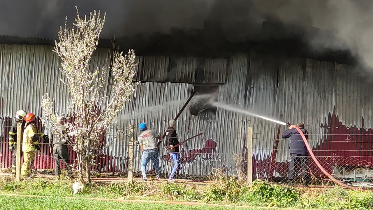 Bursa'da Gül Serasında Yangın: Paketleme Bölümü Kül Oldu - Sayfa 2