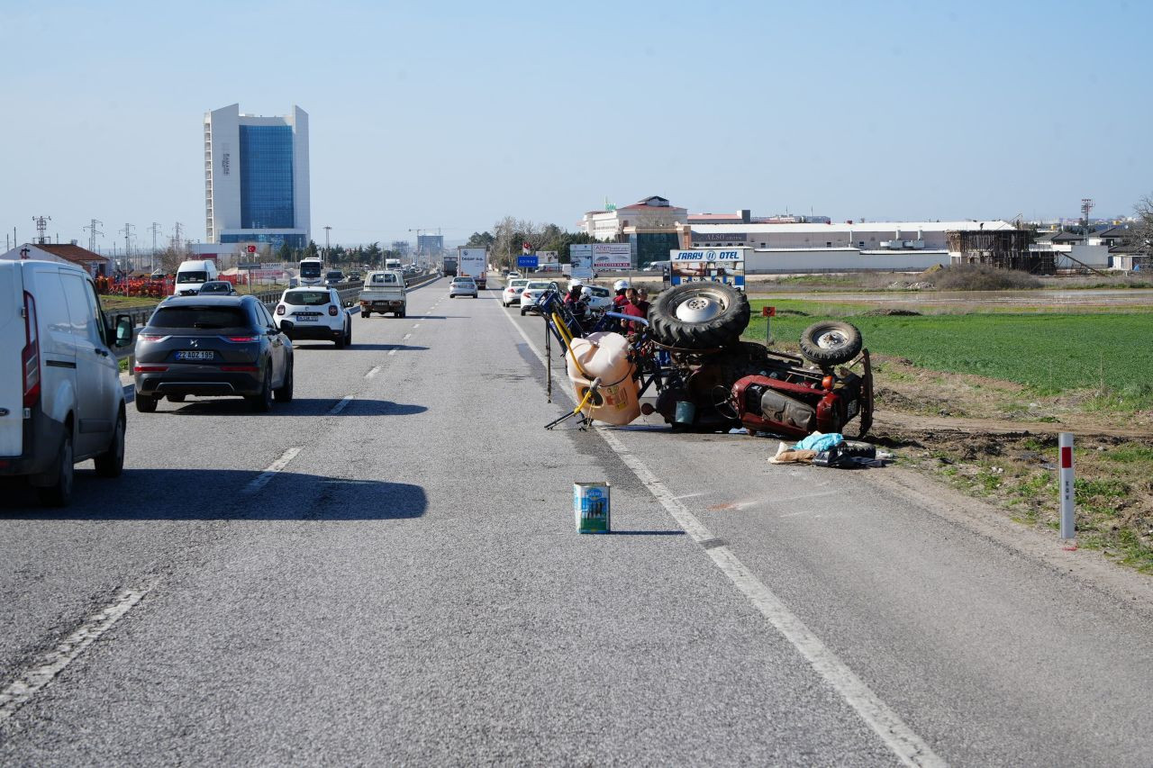 Edirne'de Tekerleği Kopan Traktör Devrildi: 1 Yaralı - Sayfa 1