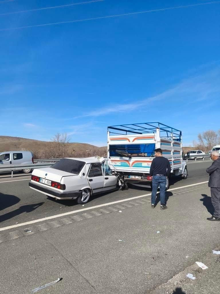 Elazığ-Bingöl Karayolunda Feci Kaza! 2 Kişi Yaralandı - Sayfa 1