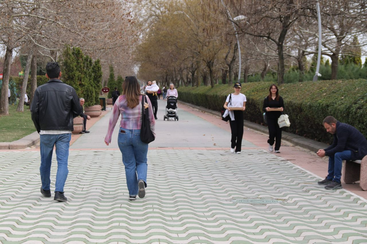 Eskişehirliler Bahar Havasının Tadını Çıkardı - Sayfa 7