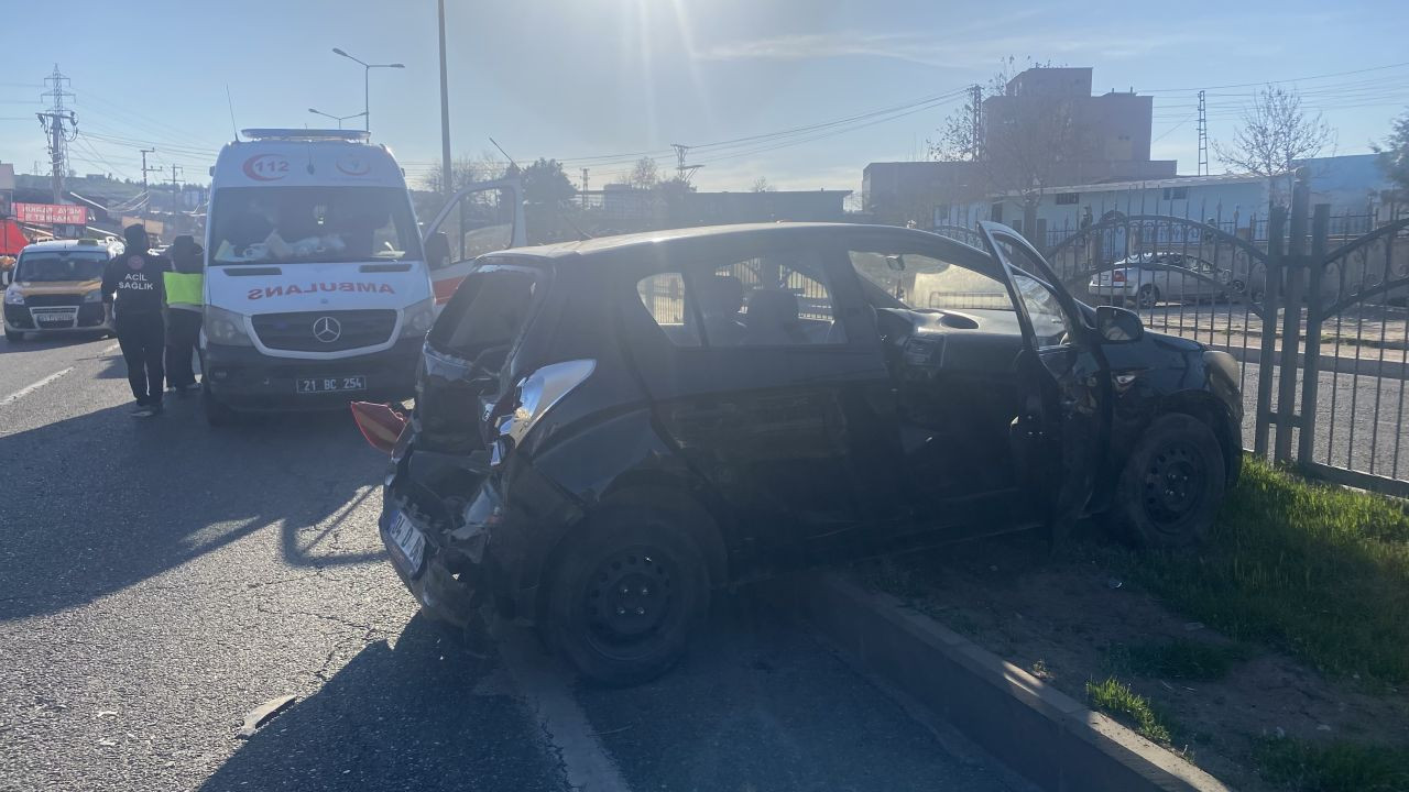 Diyarbakır’da Minibüs Otomobile Çarptı: 3’ü Çocuk 6 Yaralı - Sayfa 2
