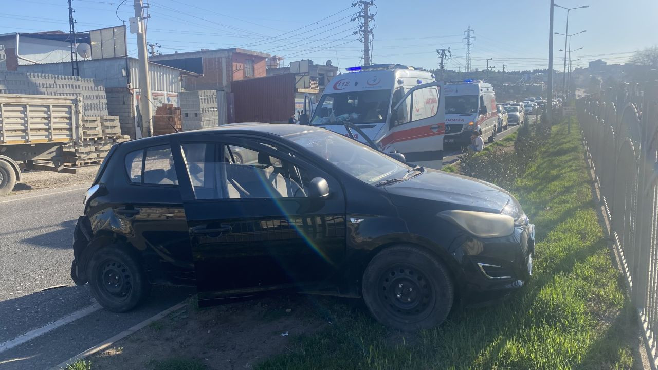 Diyarbakır’da Minibüs Otomobile Çarptı: 3’ü Çocuk 6 Yaralı - Sayfa 1