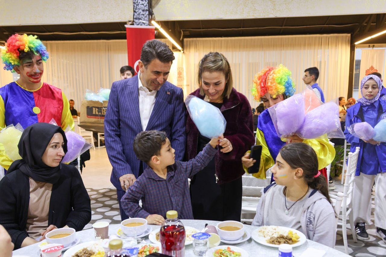 Bilecik Valisi Aygöl, Yetim Çocuklarla İftarda Buluştu - Sayfa 3