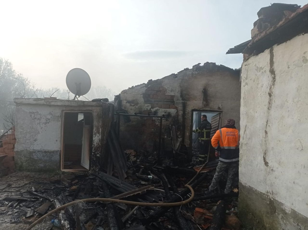 Keşan’da Çiftlik Yangını: 9 Hayvan Telef Oldu, 3 Hayvan Son Anda Kurtarıldı - Sayfa 2