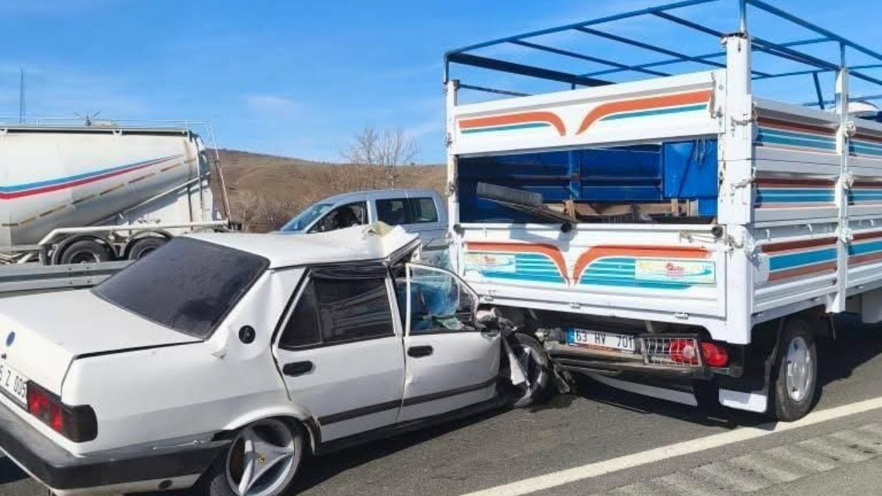 Elazığ-Bingöl Karayolunda Feci Kaza! 2 Kişi Yaralandı