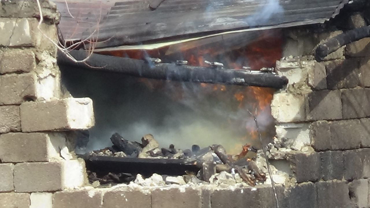 Van'da Odunluk Yangını! Alevler Evlere Sıçramadan Söndürüldü - Sayfa 3