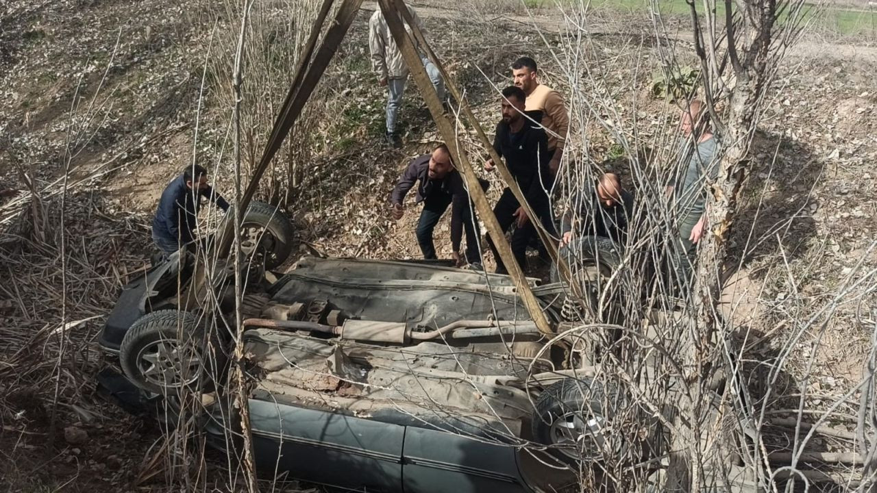 Konya’da Takla Atan Otomobilin Altında Kalan Sürücü Kurtarıldı - Sayfa 2