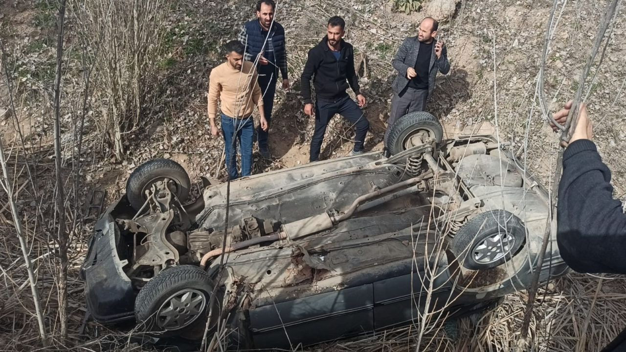 Konya’da Takla Atan Otomobilin Altında Kalan Sürücü Kurtarıldı - Sayfa 1