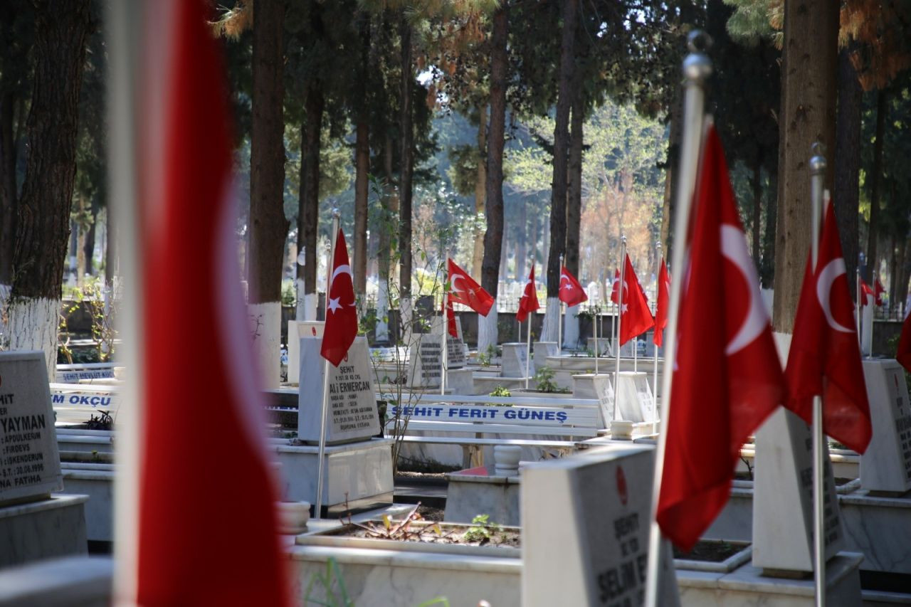 Hatay’da Şehitlikler 18 Mart Öncesi Bakım ve Onarımdan Geçti - Sayfa 2