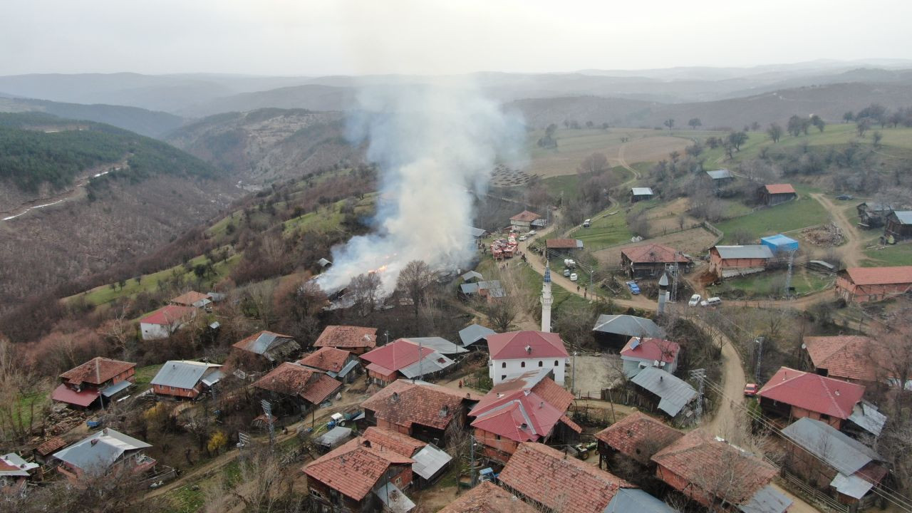 Kastamonu'da Yangın Felaketi: 3 Ev, 6 Ahır, 9 Samanlık Kül Oldu - Sayfa 4
