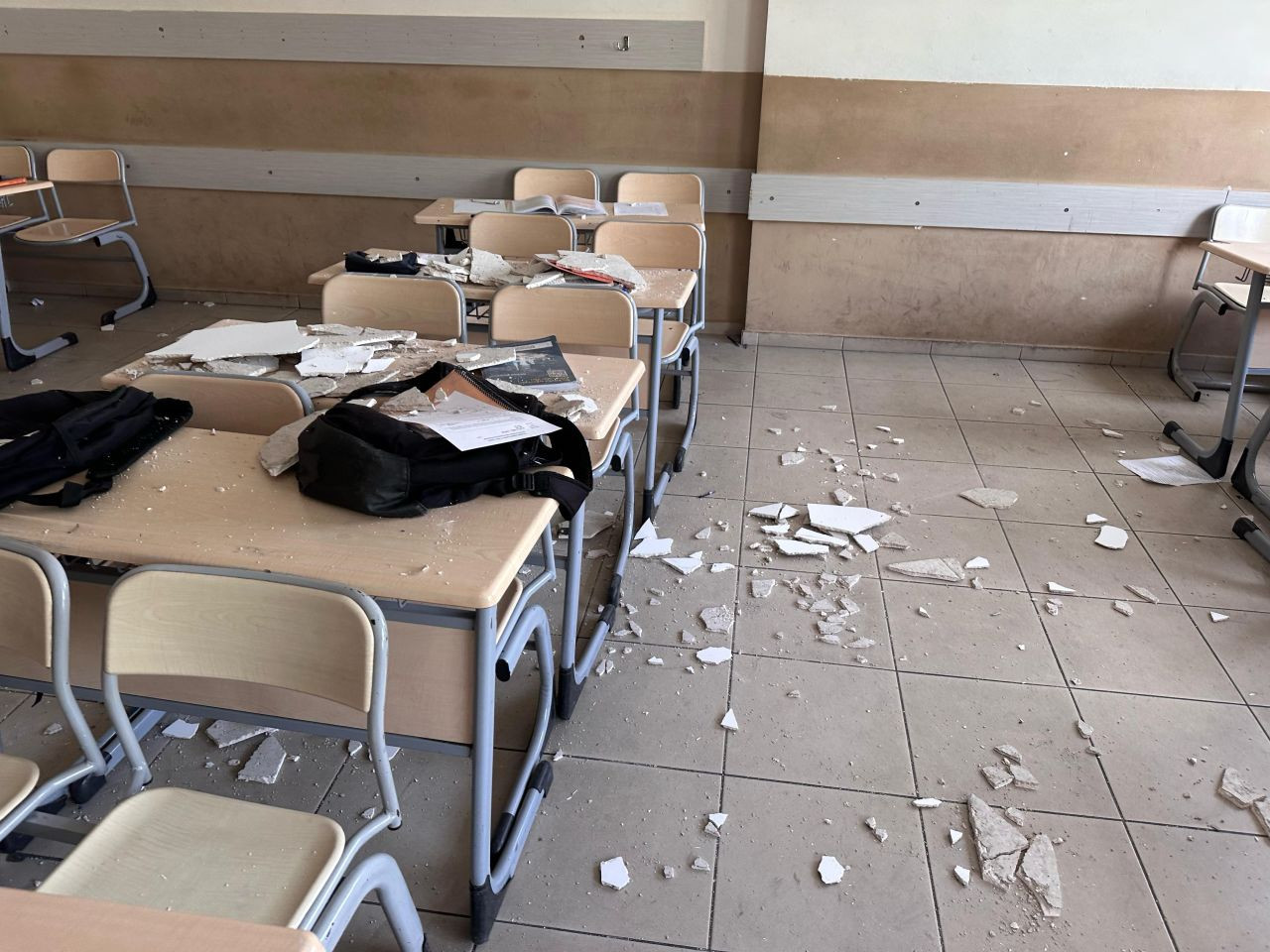 Eskişehir'de Lisede Tavan Sıvası Çöktü: 4 Öğrenci Yaralandı - Sayfa 2