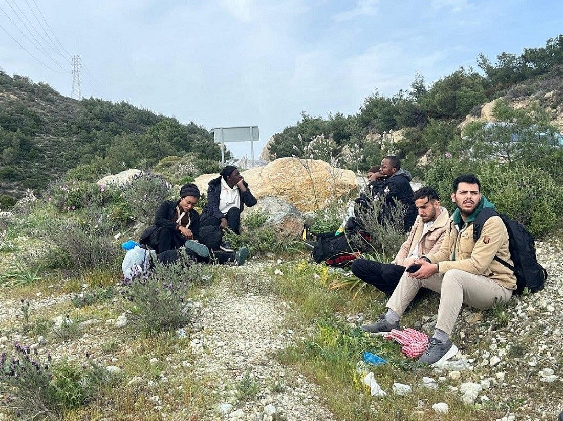 İzmir'de Deniz Yoluyla Kaçmaya Çalışan 6 Göçmen Yakalandı - Sayfa 1