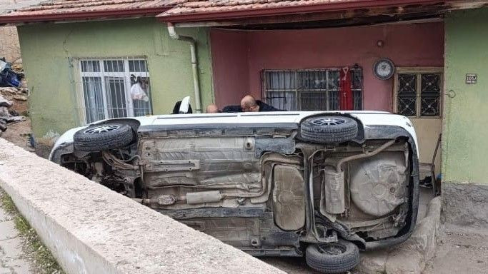 Kırıkkale’de Otomobil Evin Bahçesine Devrildi: 1 Yaralı - Sayfa 1