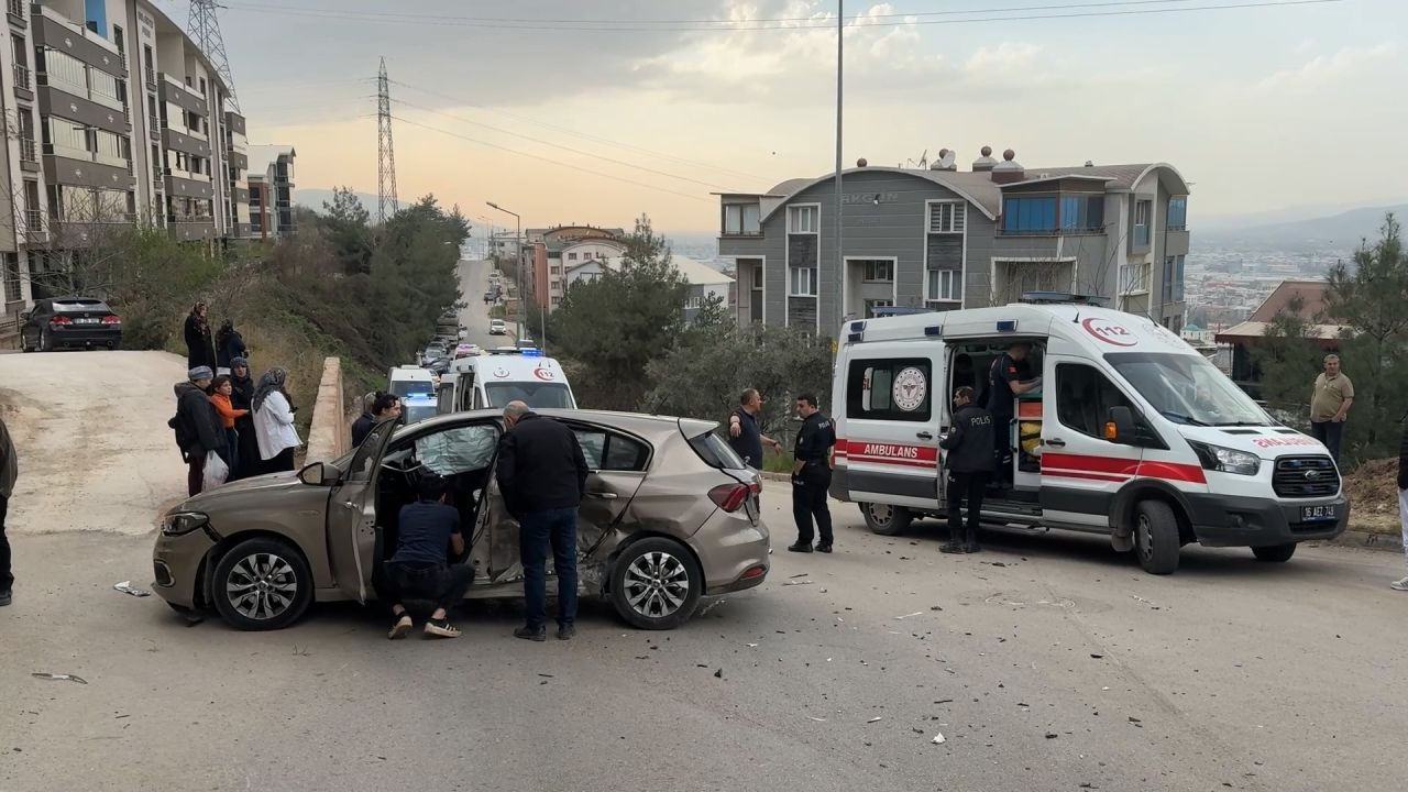 Bursa’da Feci Kaza! Otomobil Uçuruma Yuvarlandı: 4 Yaralı - Sayfa 3