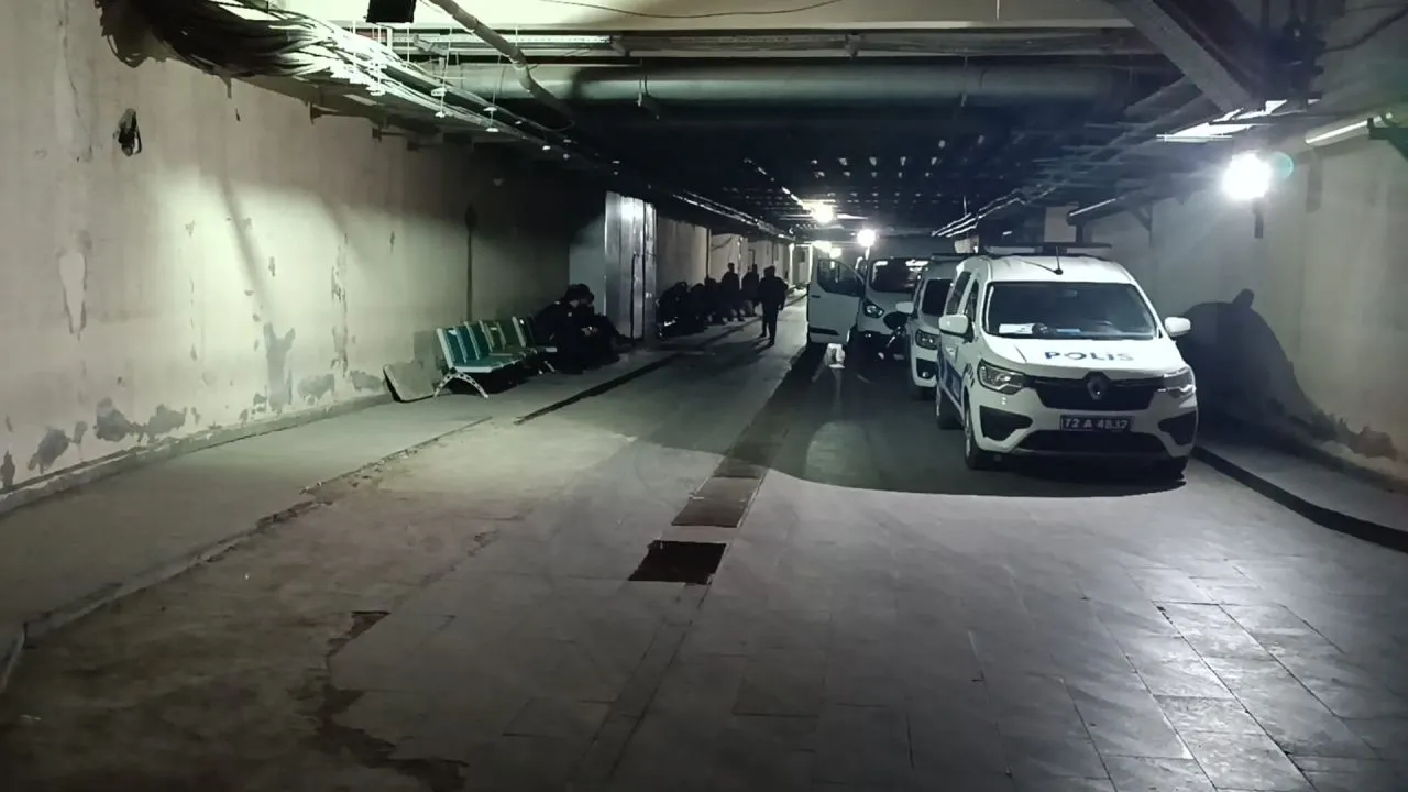 Batman'da Kavgayı Ayırmak İsteyen Genç Hayatını Kaybetti