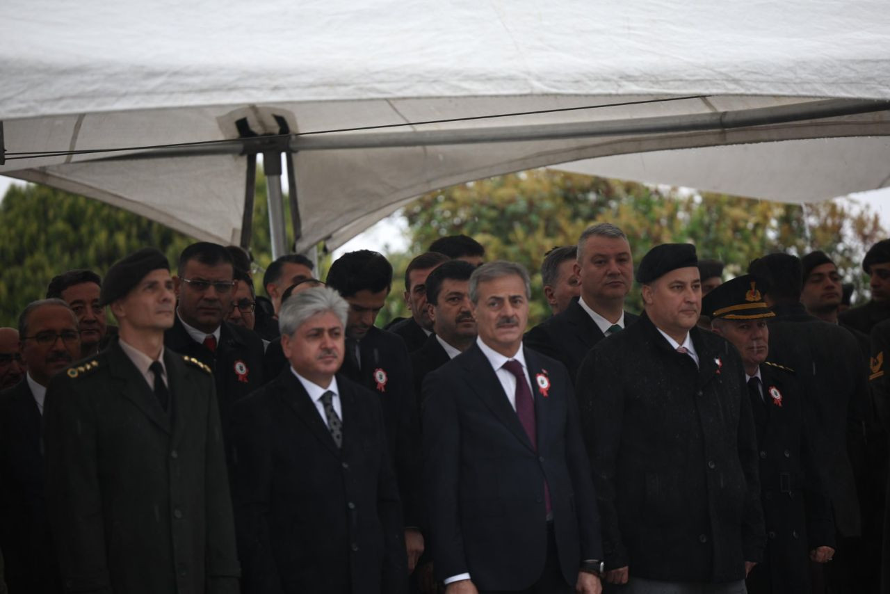 Serdivan Şehitliği'nde Duygusal Anma Töreni: Şehitler Dualarla Yad Edildi! - Sayfa 1