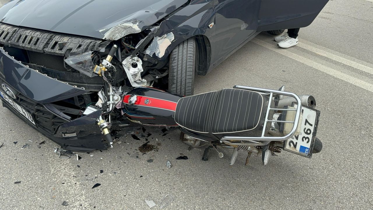 Edirne’de Motosiklet Otomobile Saplandı, Sürücü Hastaneye Kaldırıldı - Sayfa 3