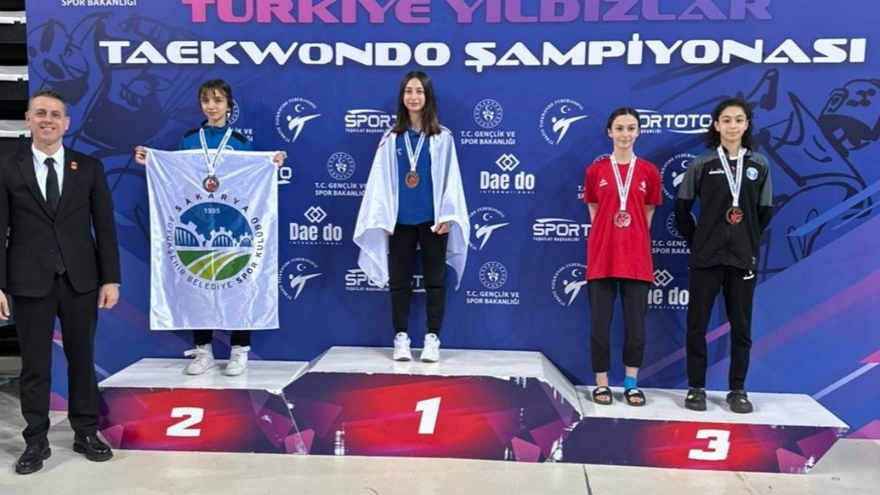 Büyükşehirli Taekwondocu Ecrin Yılmaz Türkiye İkincisi Oldu