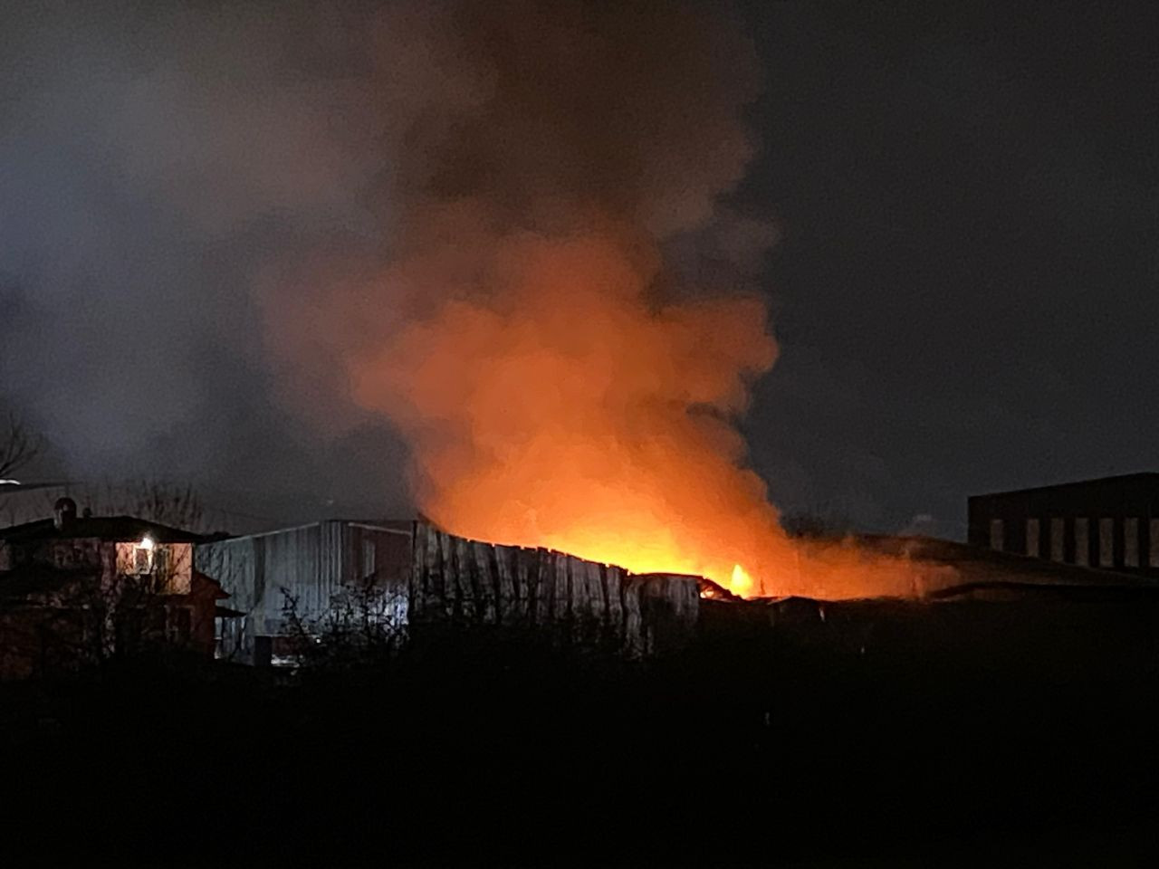 Kocaeli'de Geri Dönüşüm Fabrikasında Yangın Çıktı - Sayfa 2