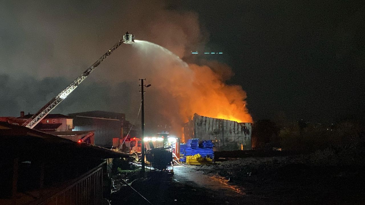 Kocaeli'de Geri Dönüşüm Fabrikasında Yangın Çıktı - Sayfa 3