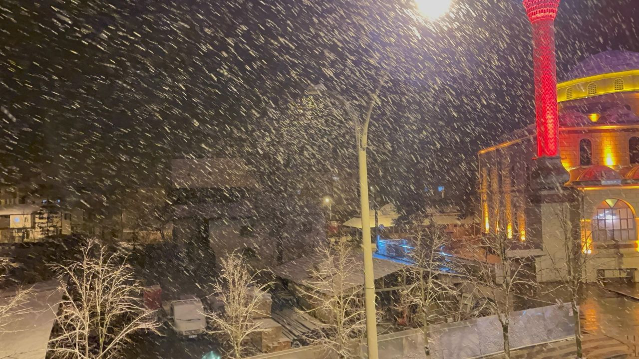 Kış Geri Döndü, Kastamonu'ya Lapa Lapa Kar Yağdı - Sayfa 3