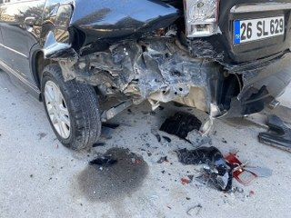 Eskişehir'de Bir Sürücü, Park Halindeki Araca Arkadan Çarptı - Sayfa 3