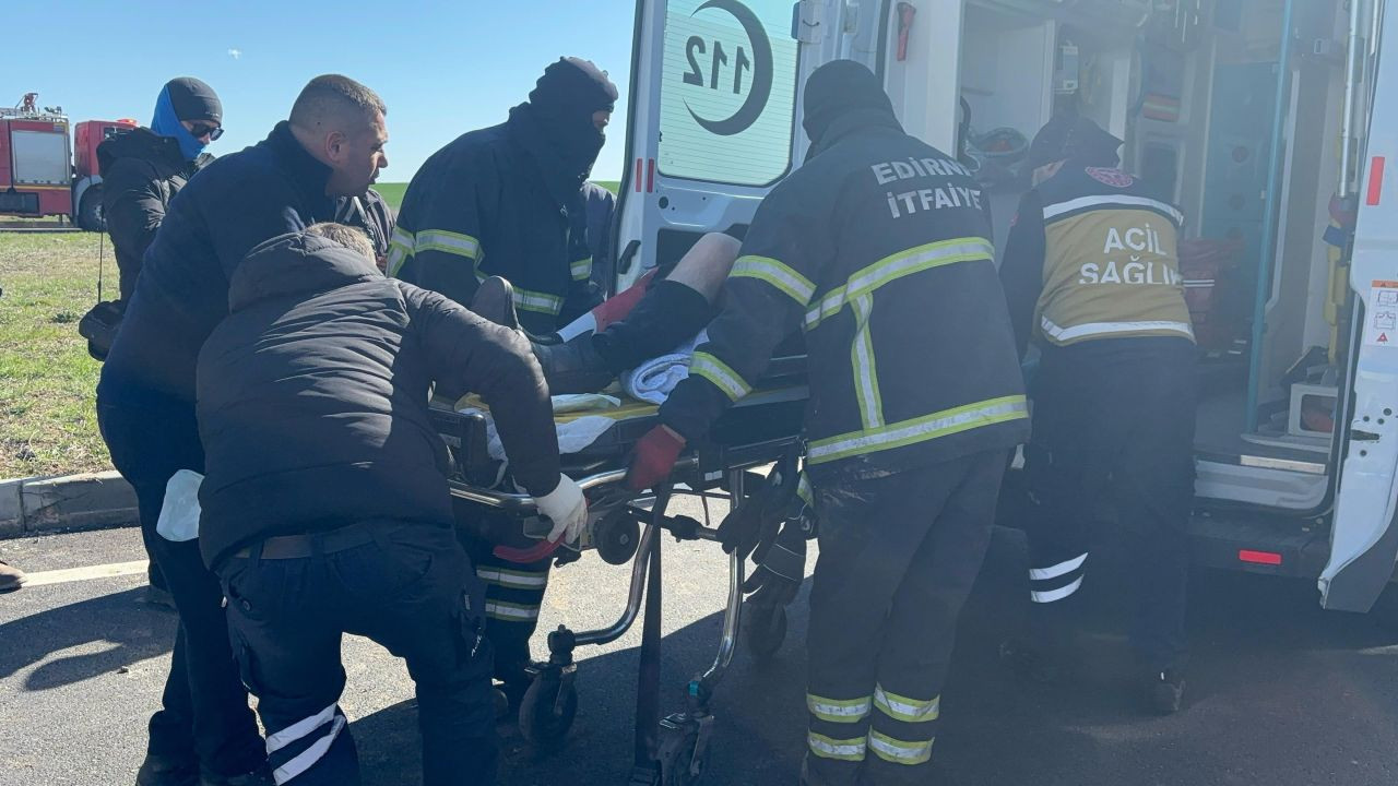 Hurdaya Dönen Araçta Sıkışanları Kurtarmak İçin Zamanla Yarıştılar - Sayfa 7