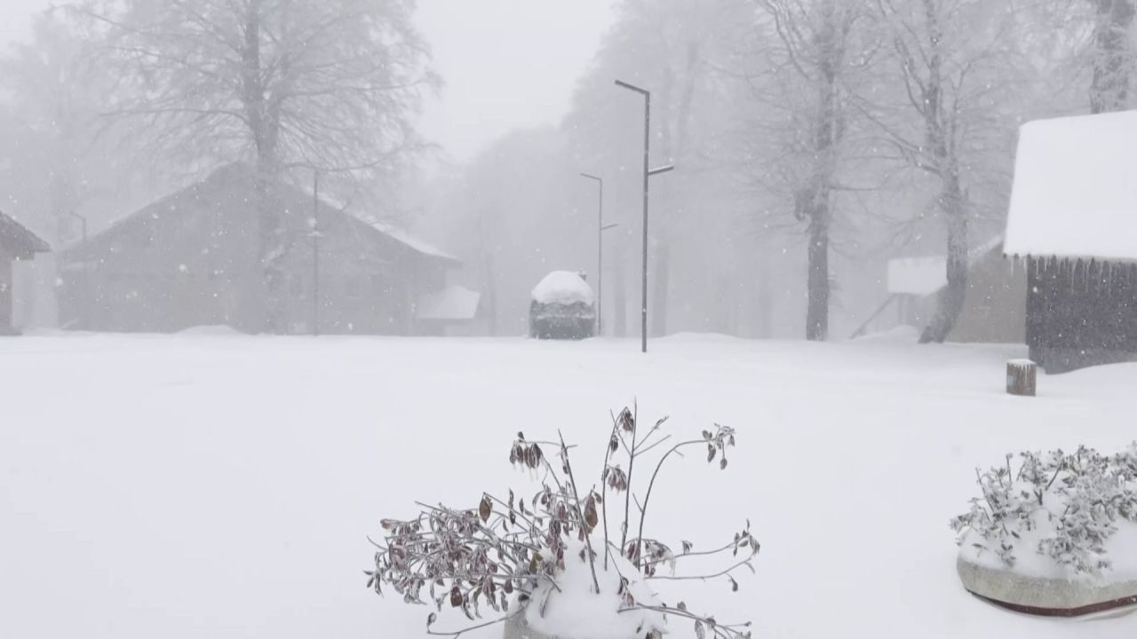 Kocaeli Kartepe'de Lapa Lapa Kar Yağışı: O Bölge Beyaza Büründü - Sayfa 3
