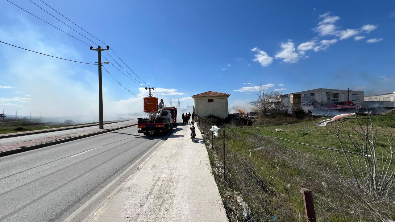 Çanakkale'de Sanayi Sitesinde Korkutan Yangın - Sayfa 2
