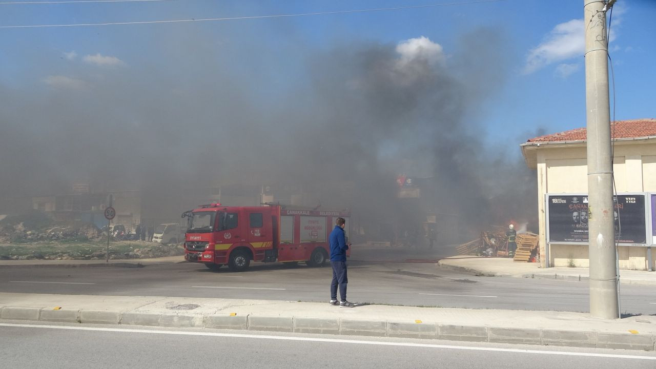 Çanakkale'de Sanayi Sitesinde Korkutan Yangın - Sayfa 8
