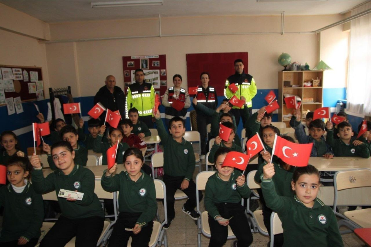 Şırnak’ta Öğrencilere "Trafik Dedektifleri" Eğitimi Verildi - Sayfa 1