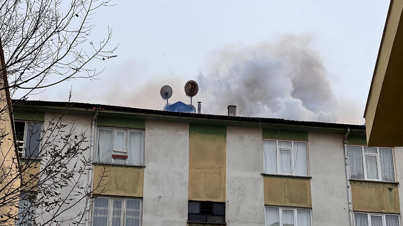 Konya’da Çatıda Çıkan Yangın Paniğe Neden Oldu