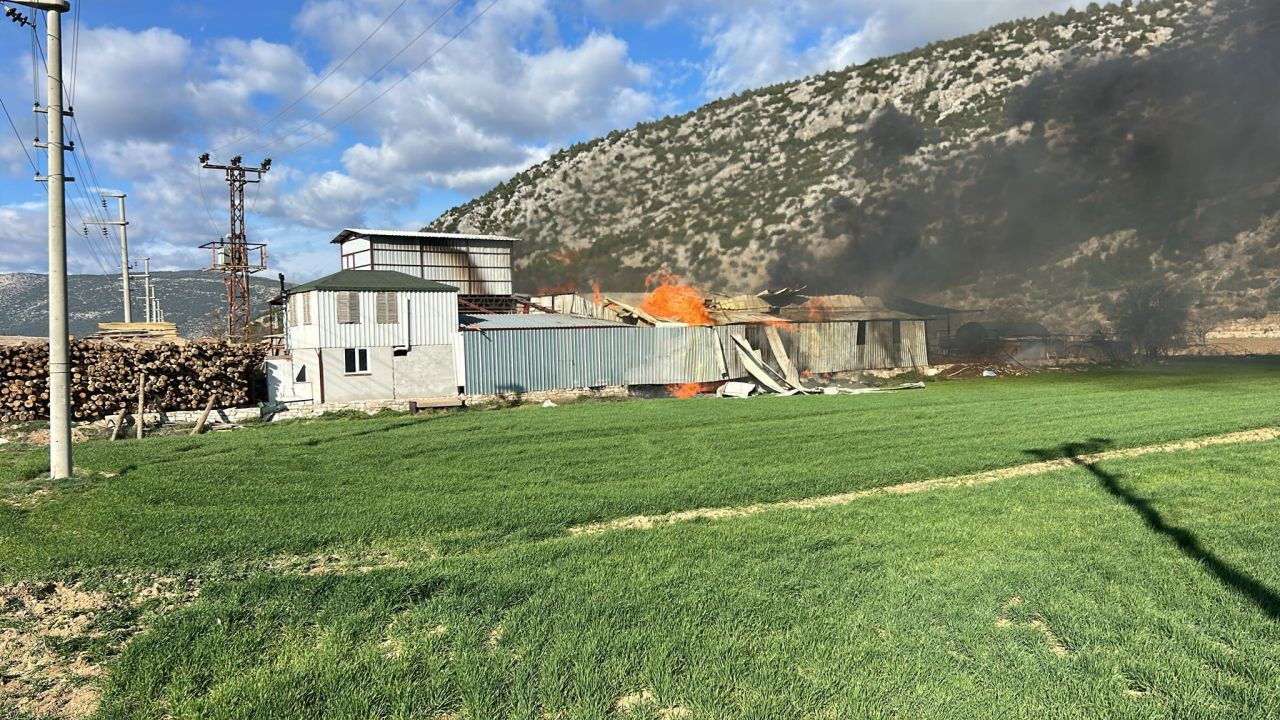Burdur'da Kereste Fabrikasında Korkutan Yangın - Sayfa 3