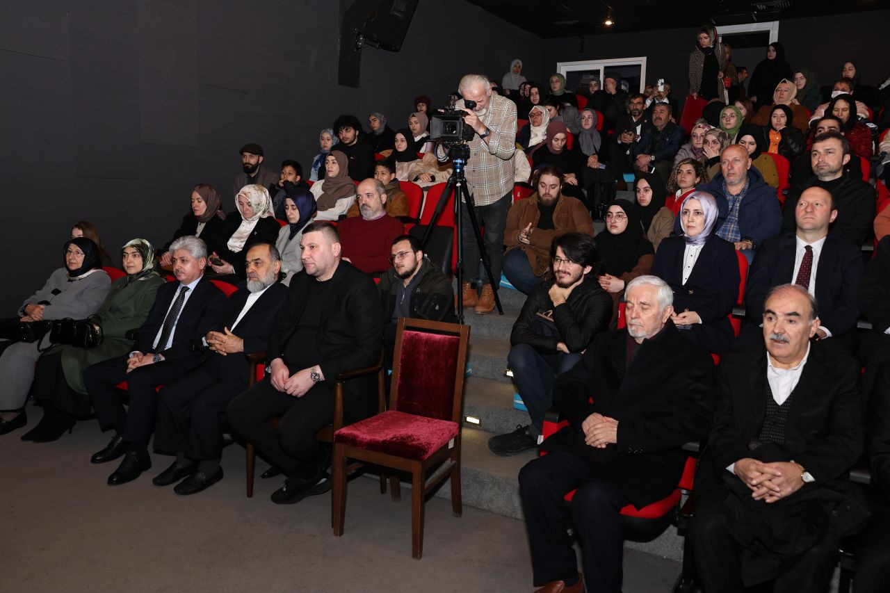 İstanbul Mushafı Sergisi Sakaryalı Sanatseverlerle Buluştu: 15 Asırlık İslam Sanatına Yolculuk! - Sayfa 5