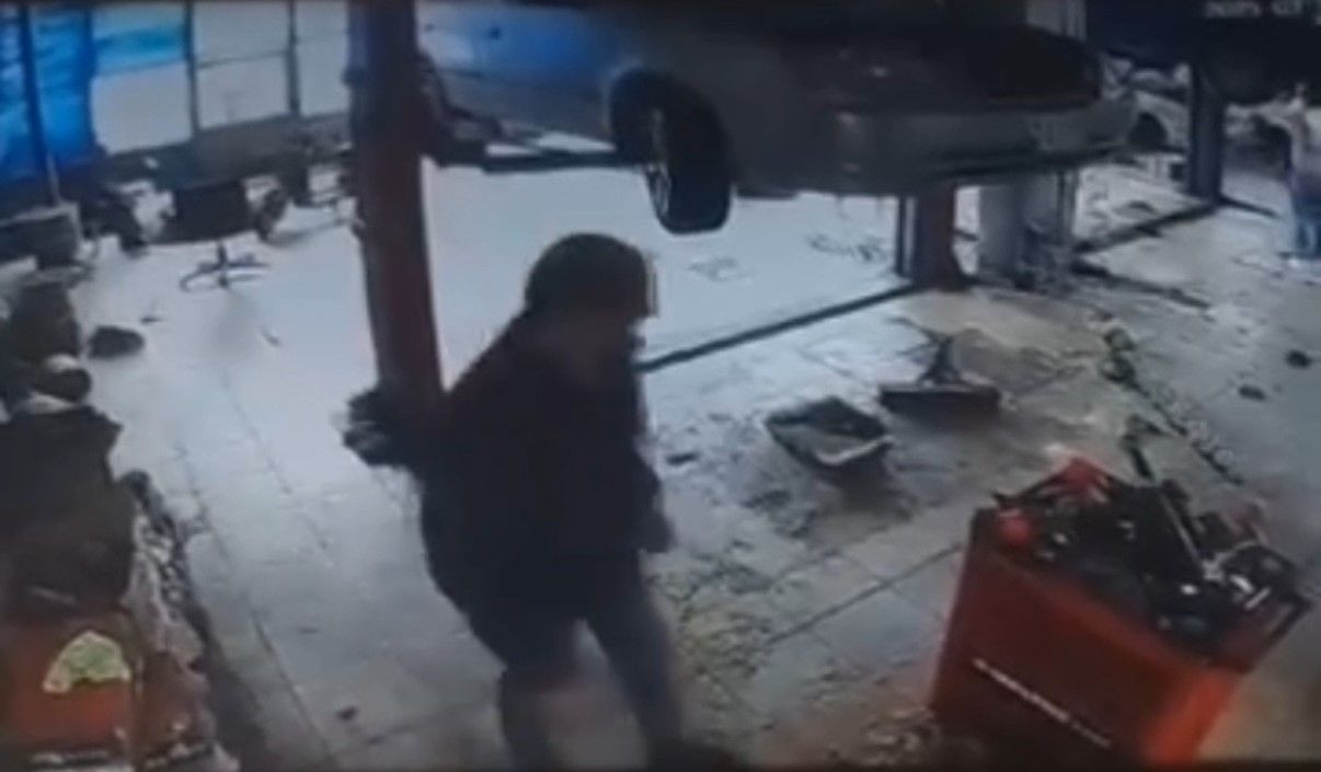 Sobaya Benzin Döktü, Parlayan Alevden Son Anda Kurtuldu - Sayfa 6