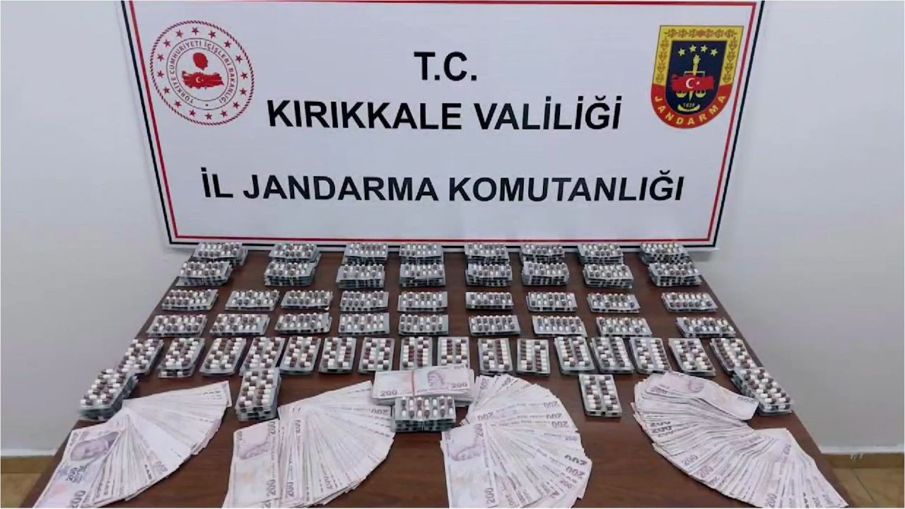 Kırıkkale'de Jandarma Baskınında Yüzlerce Uyuşturucu Hap ve Nakit Para Ele Geçirildi - Sayfa 1