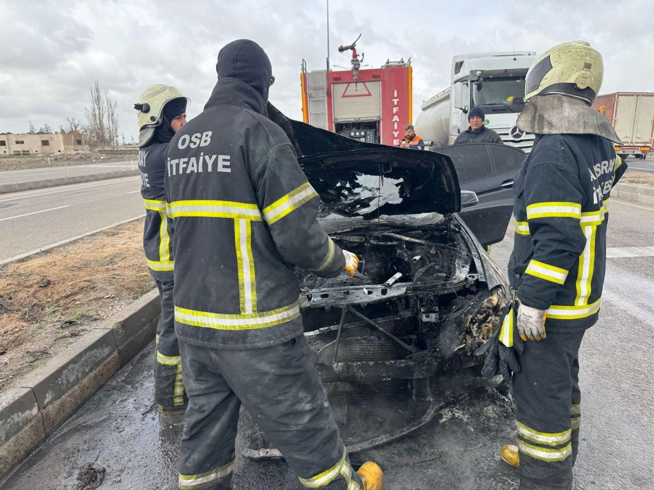 Aksaray’da Seyir Halindeki Otomobil Alevlere Teslim Oldu - Sayfa 3