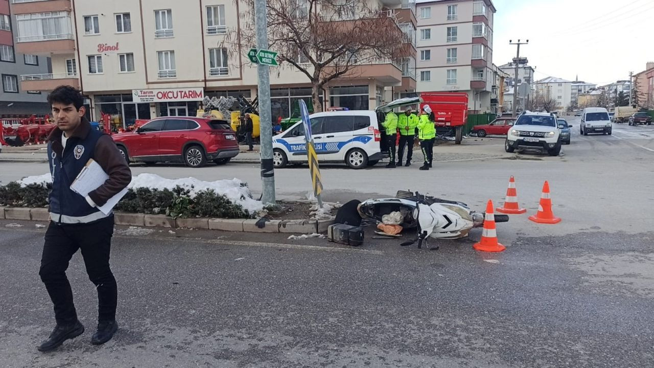 Konya’da Kontrolsüz Şerit Değiştiren Motosiklete Araç Çarptı - Sayfa 3