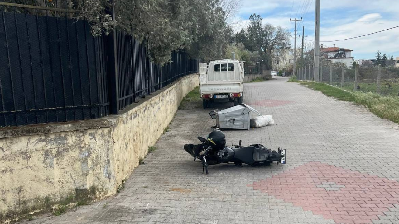 Antalya’da Kontrolden Çıkan Motosiklet Duvara Çarptı: 1 Yaralı